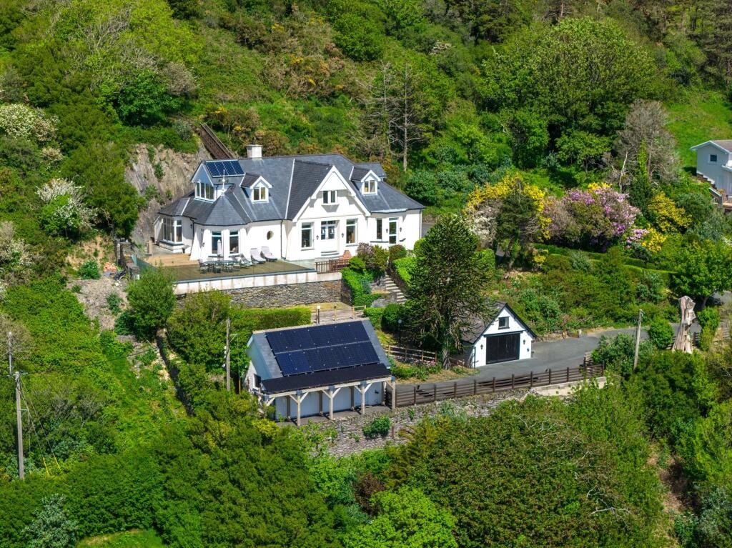 Main image of property: Aberdovey, LL35