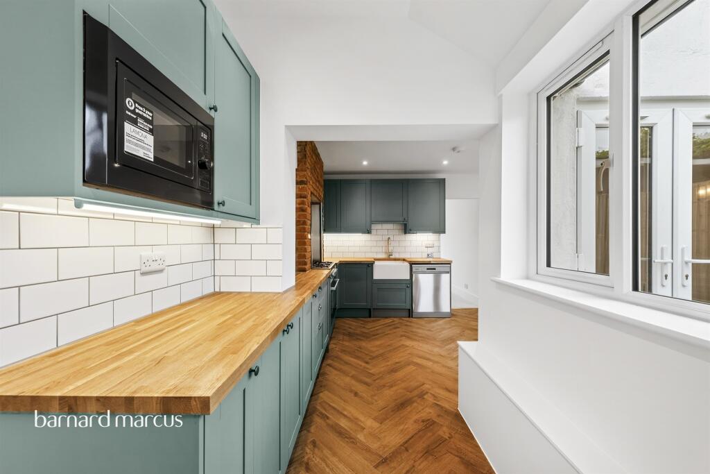 Wilton Road, Redhill - View 5
