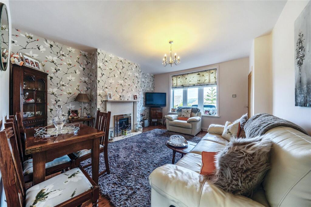 Gillroyd Lane, Linthwaite, Huddersfield, West Yorkshire, HD7 photo 4