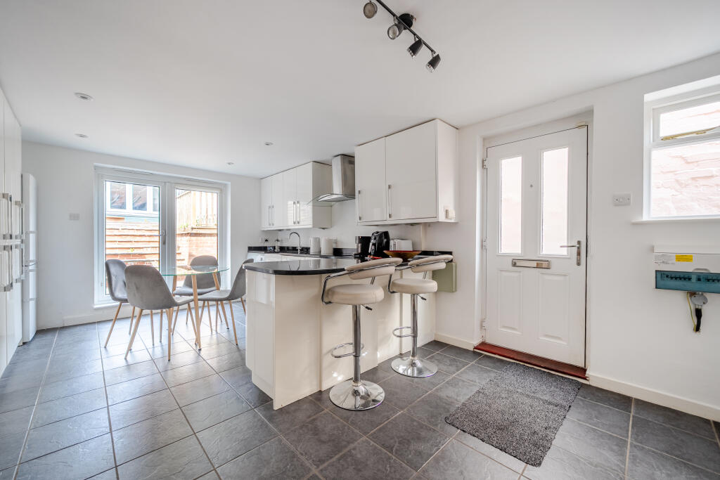 House in Slough - View 4