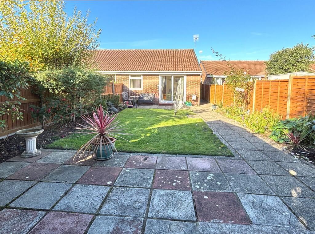 House in Gloucester - View 4
