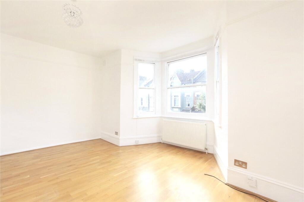 Apartment in London - View 3