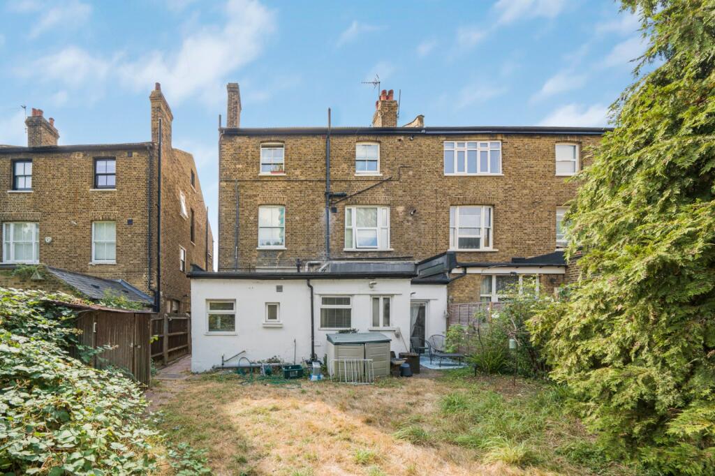 Apartment in London, Kilburn - More