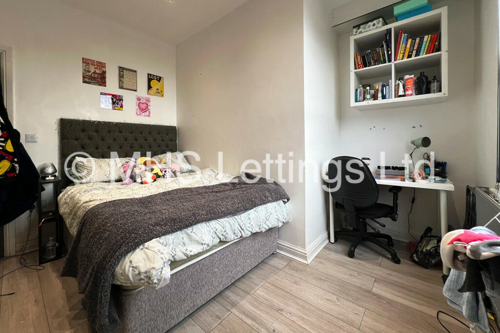 6 bedroom terraced house for rent