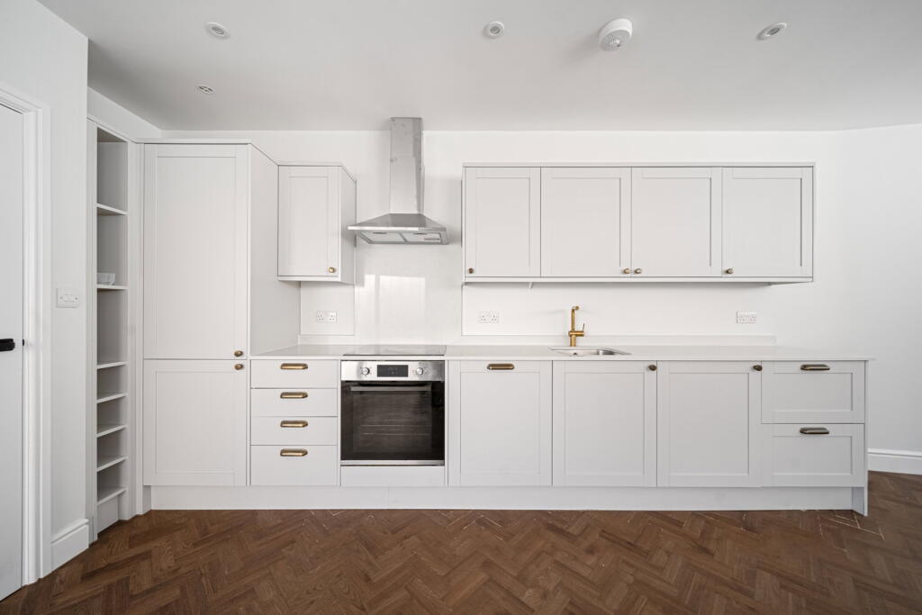 Apartment in Croydon - View 2