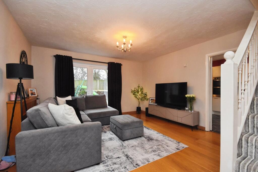 83, Boleyn Way, Boreham, CHELMSFORD photo 3