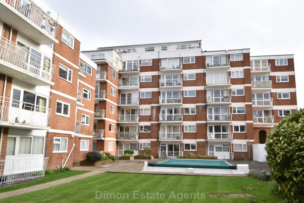 2-bed flat on Elmhurst Road, Gosport, £194,000