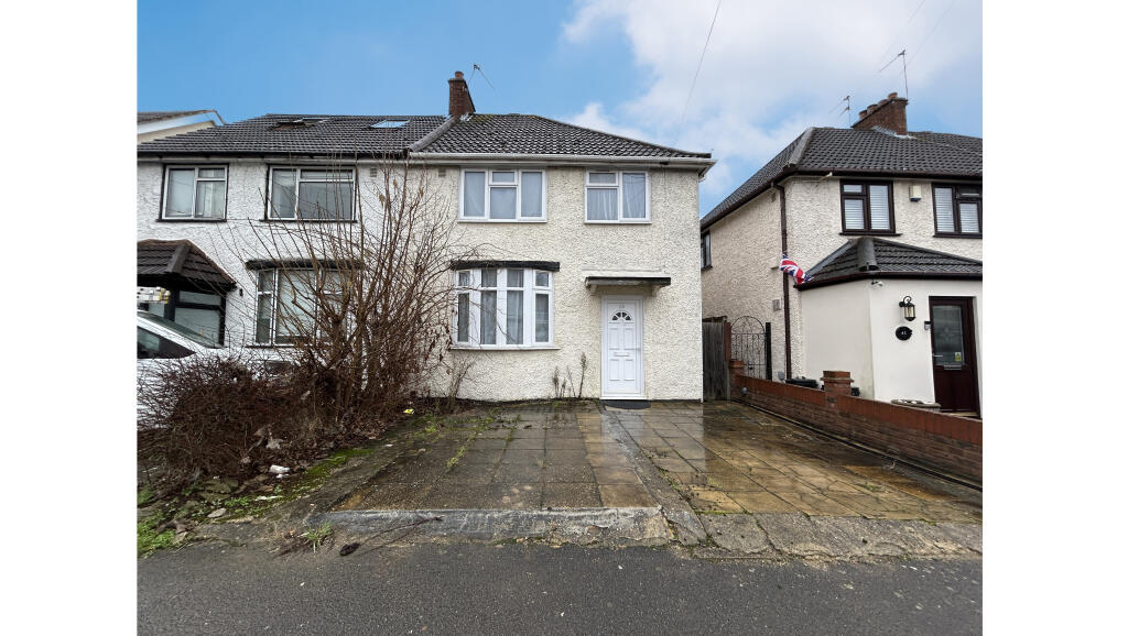 Main image of property: 39 York Avenue, Hayes, Greater London, UB3