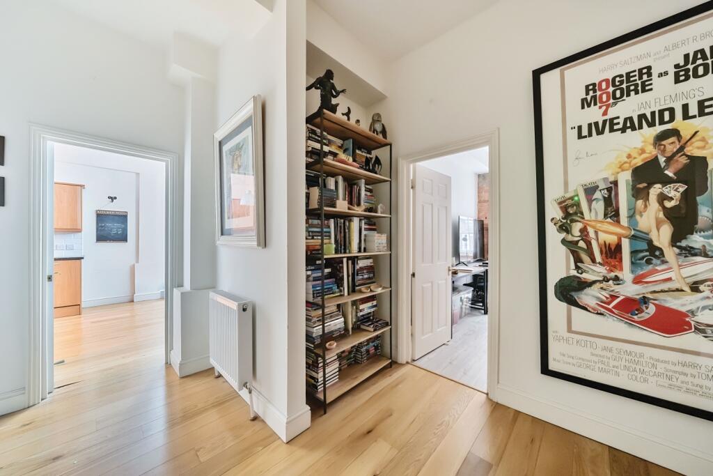 Apartment in London - More
