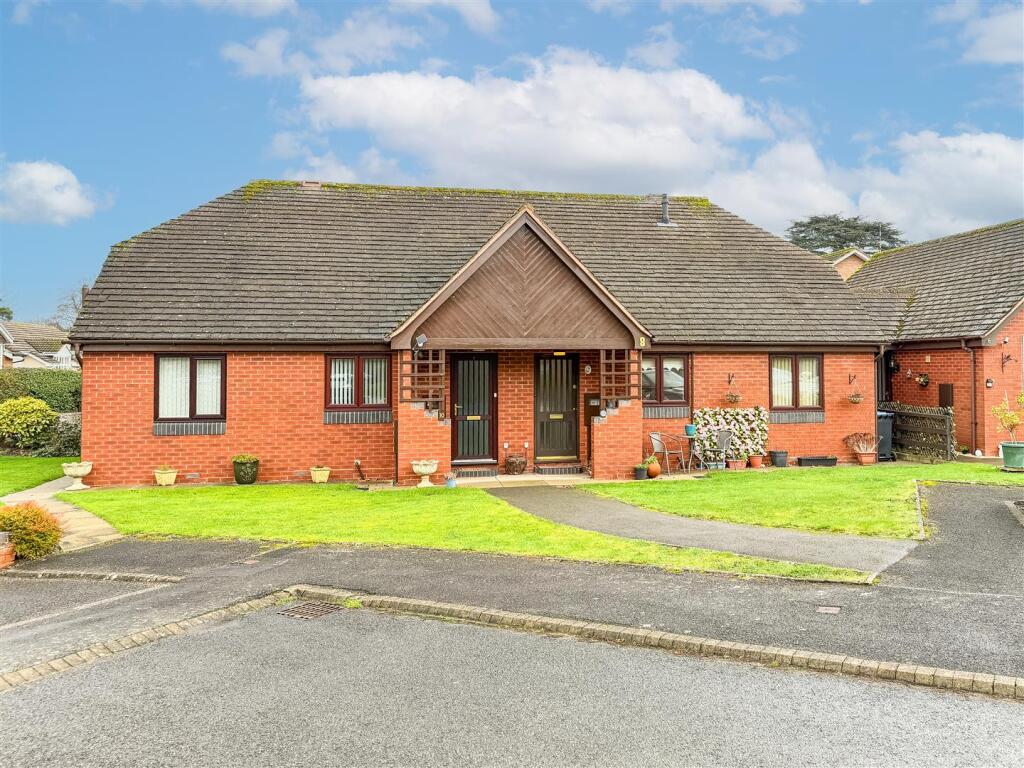 Holioake Drive, Off Myton Road, Warwick photo 4