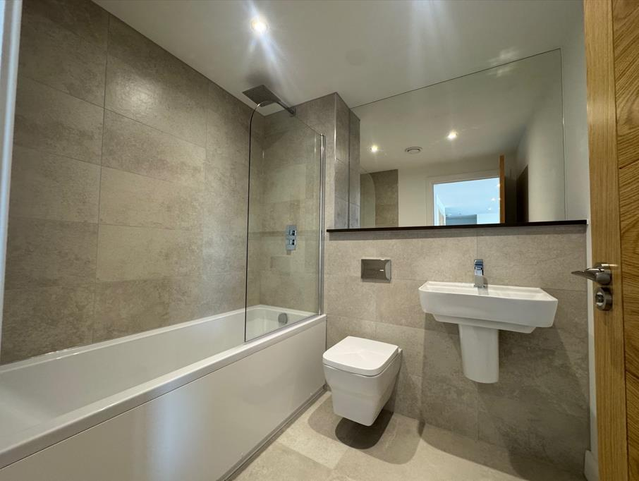 Apartment in Leeds, West Yorkshire - View 5