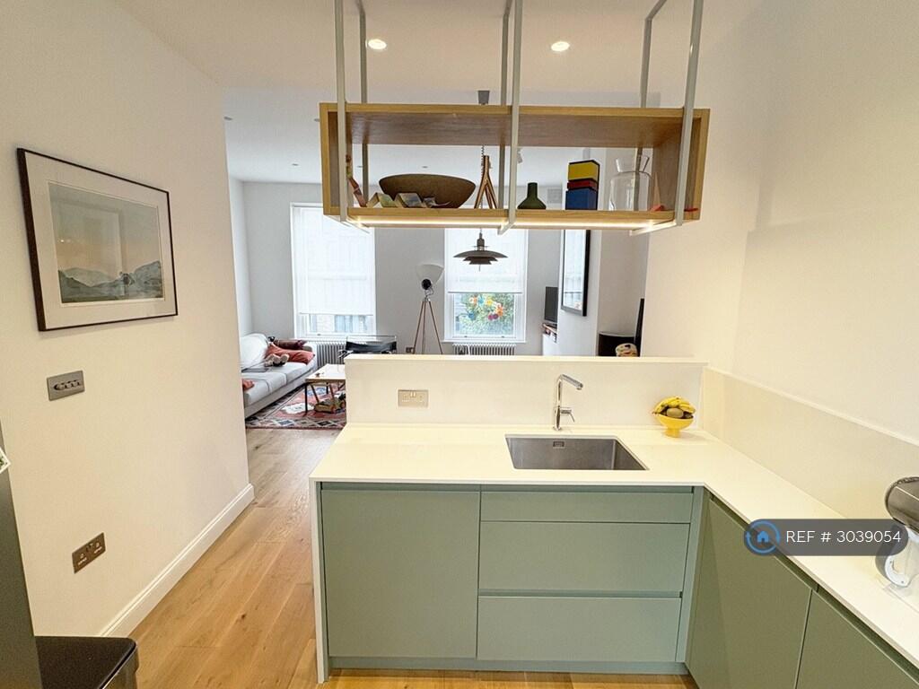 Apartment in London - View 5