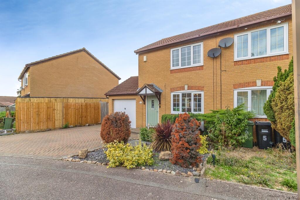House in Milton Keynes, Browns Wood, Walton - View 2