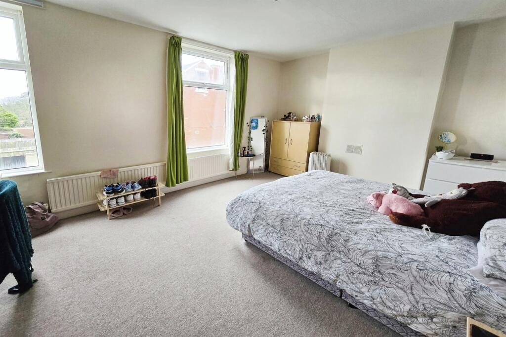House in Nottingham, Dunkirk - More