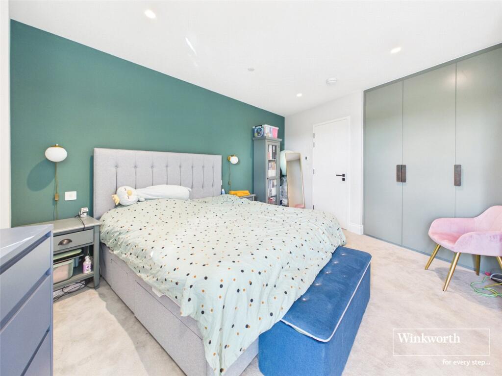 Apartment in London, Millbrook Park, West Finchley - View 5