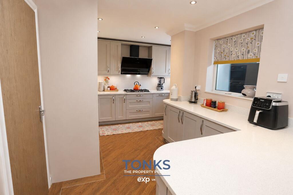 Buckingham Road, Rowley Regis, B65 9LE photo 5