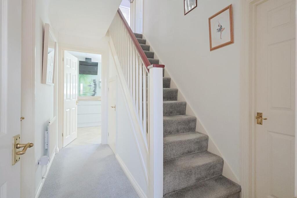 House in Poole, Hillbourne, Broadstone - View 3