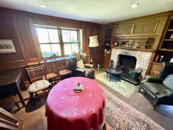 Breakfast / Dining Area