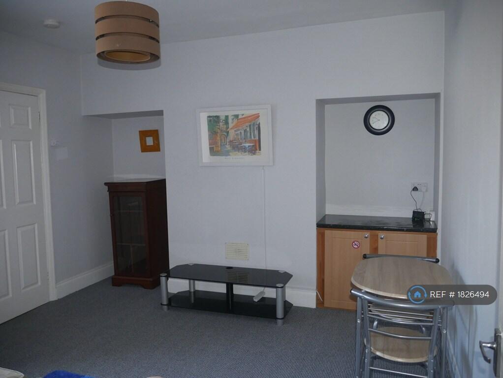 Apartment in Gateshead, North East - View 2