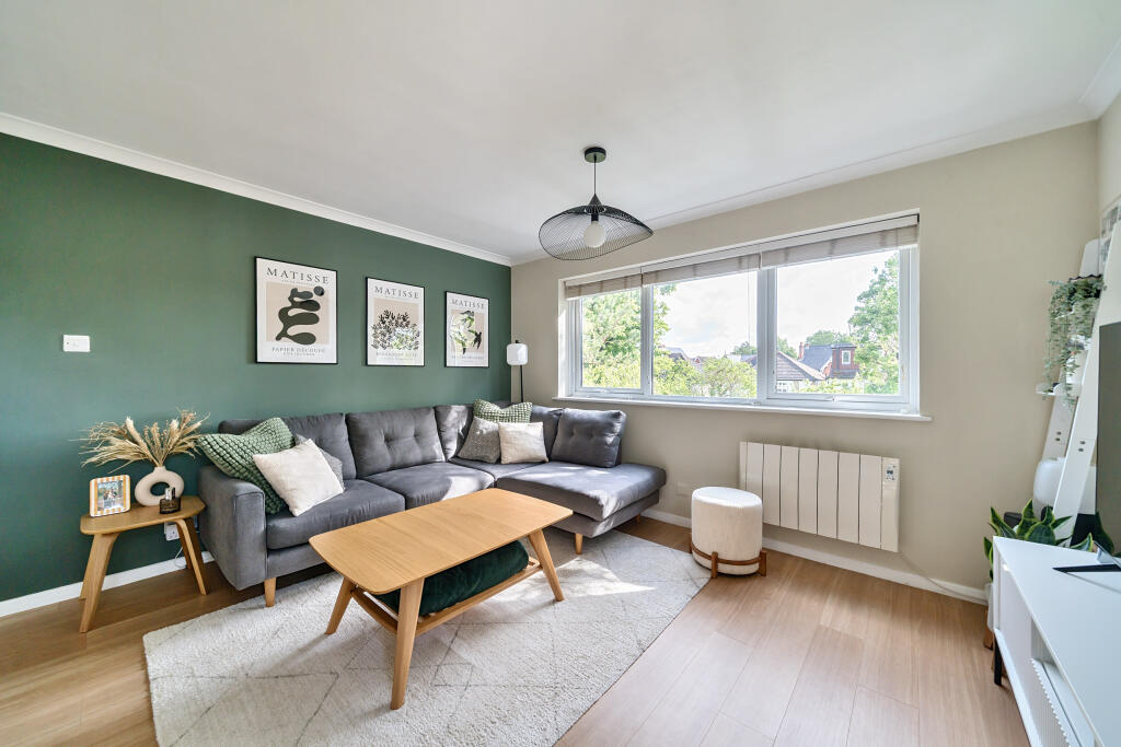 Maplehurst Close, Kingston Upon Thames, KT1 - View 2