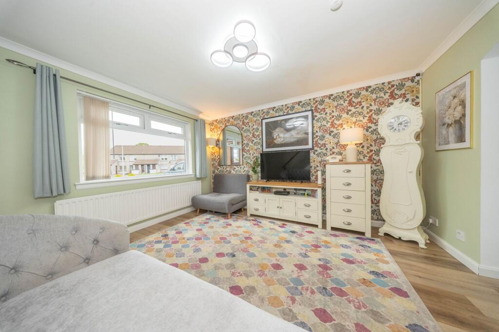 House in Mid Calder, Craigshill - View 5