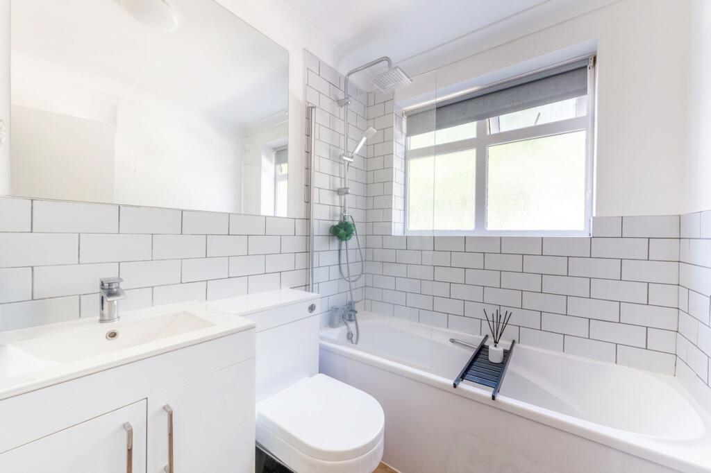 Apartment in Wealden, Polegate - View 4