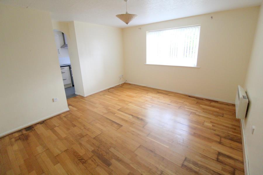 Apartment in Slough - View 5
