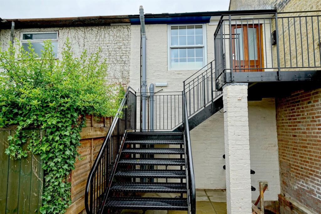 Main image of property: High Street, Sandy