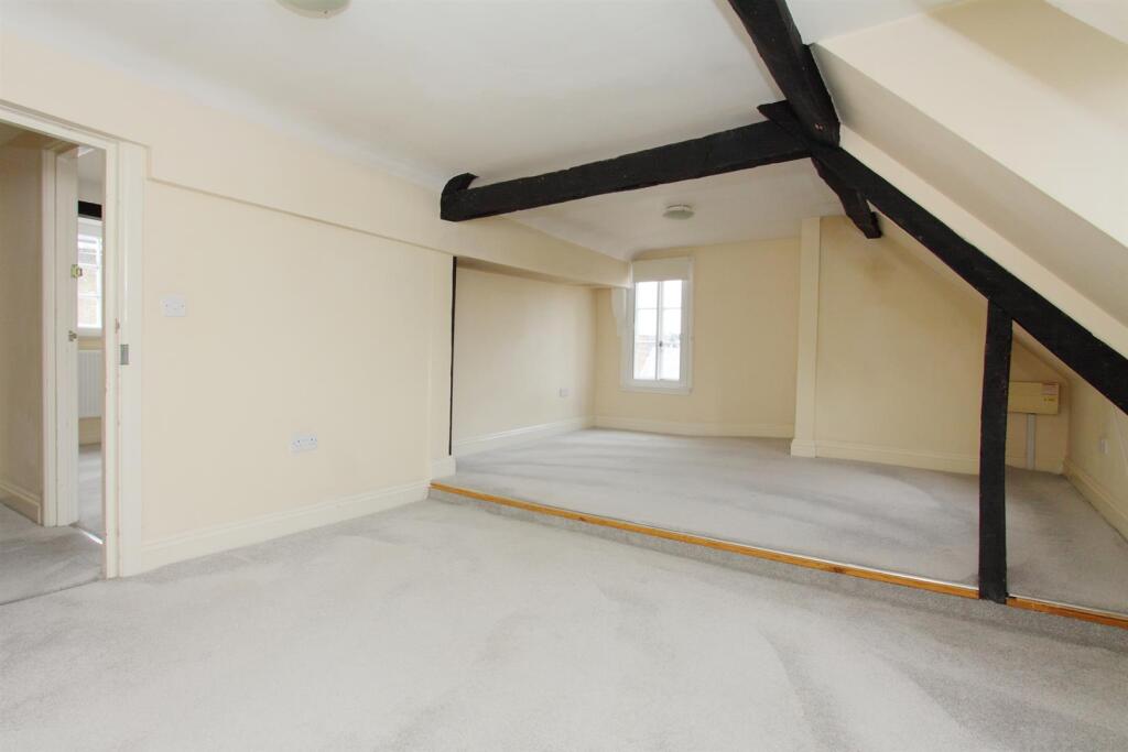 Apartment in Salisbury - More