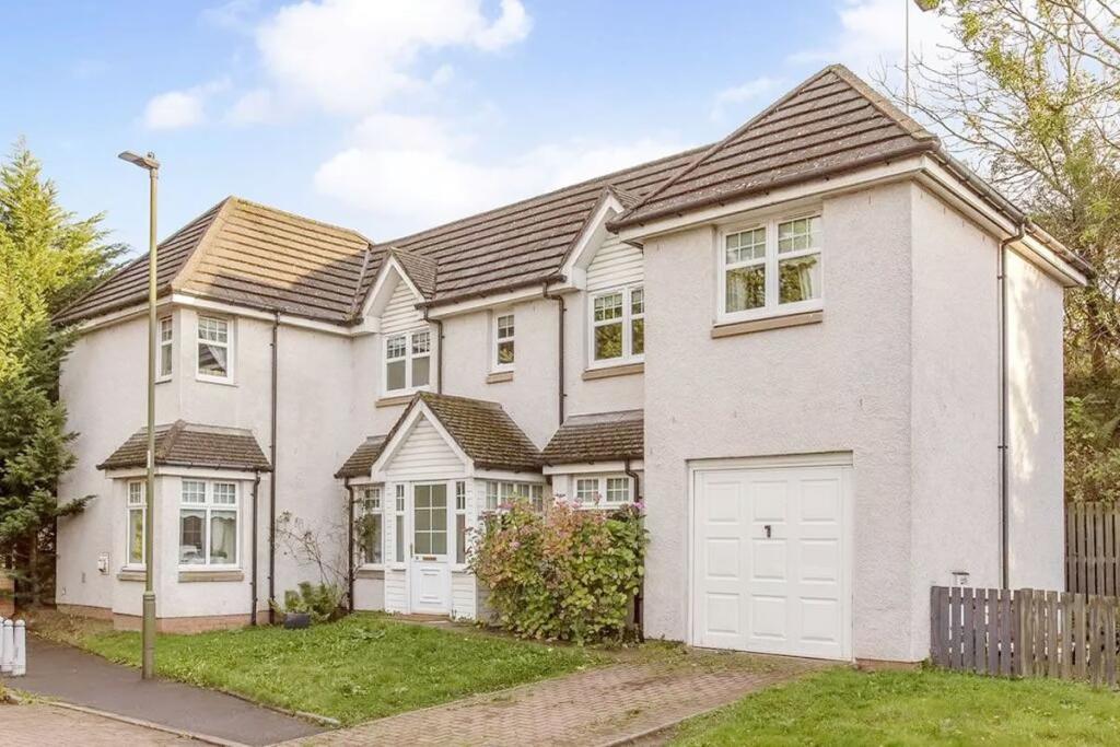 Main image of property: 26, Standingstane Road, Dalmeny, South Queensferry, EH309UB