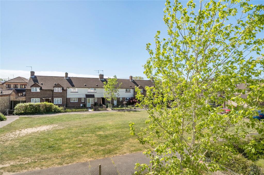 Heathfield Road, Hersham, KT12 – pohled 2