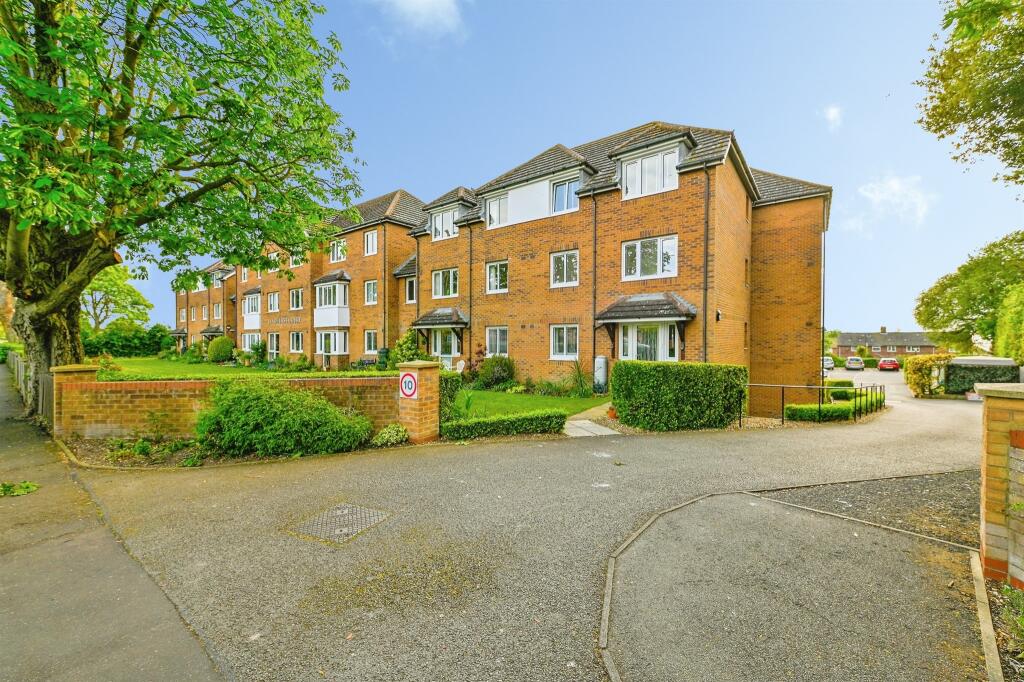Main image of property: Lyndhurst Court, Hunstanton