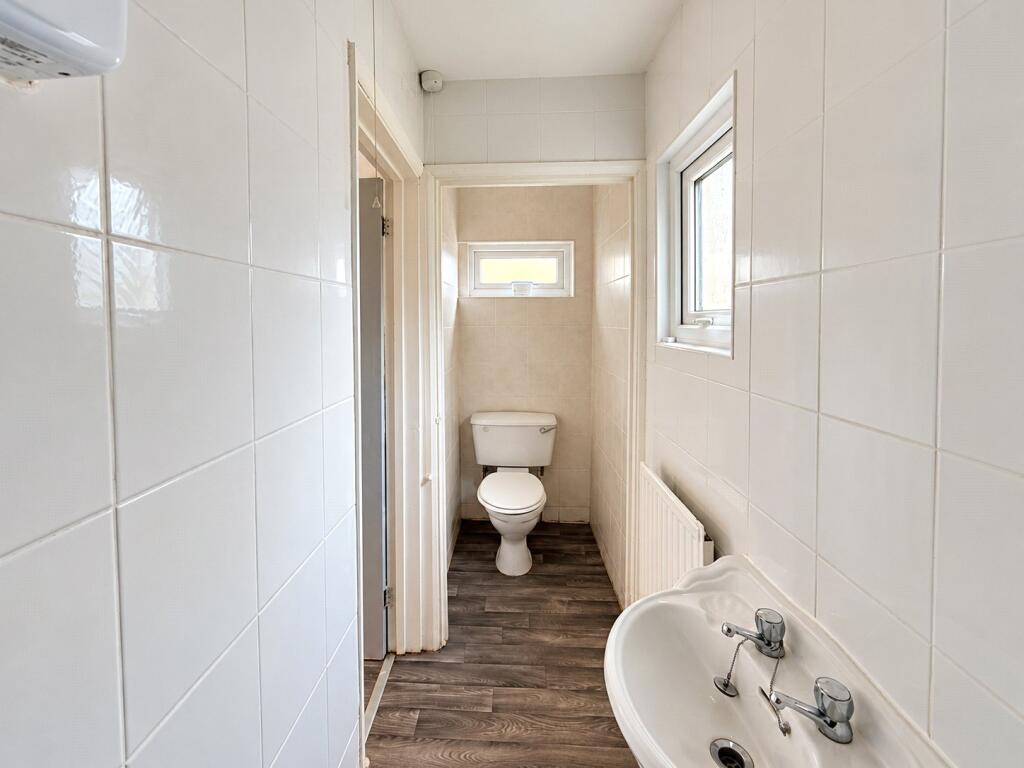 Apartment in Southend-on-Sea - More