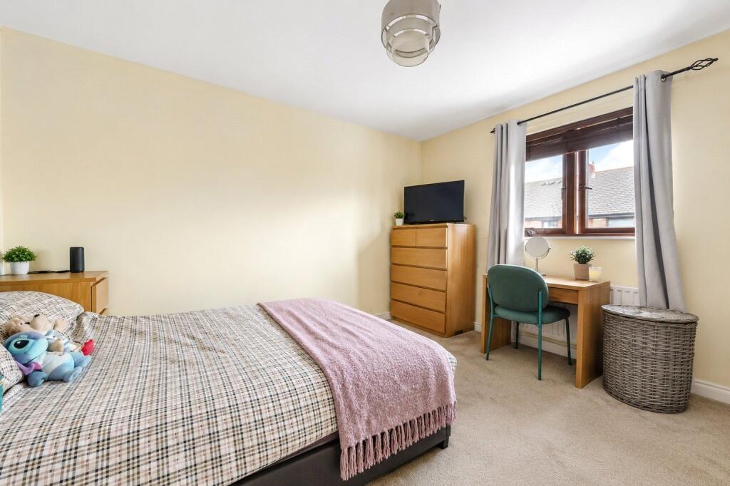 Apartment in Basingstoke and Deane, Lychpit, Popley - View 4