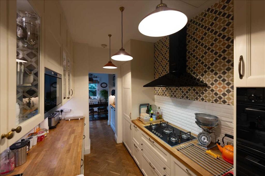 Apartment in London - View 5