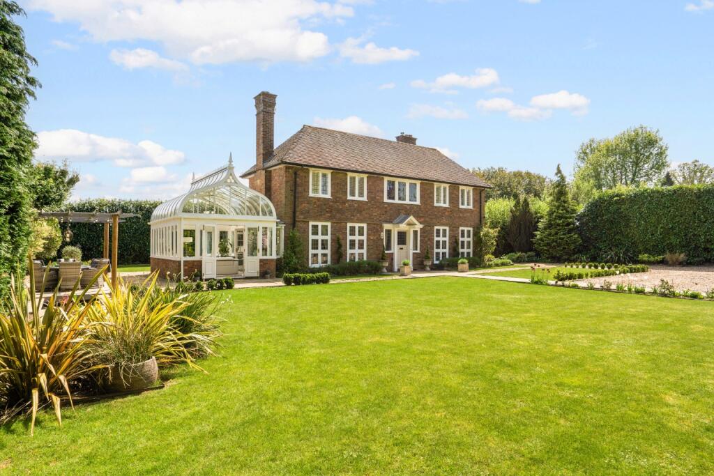 Main image of property: Oakway, Amersham
