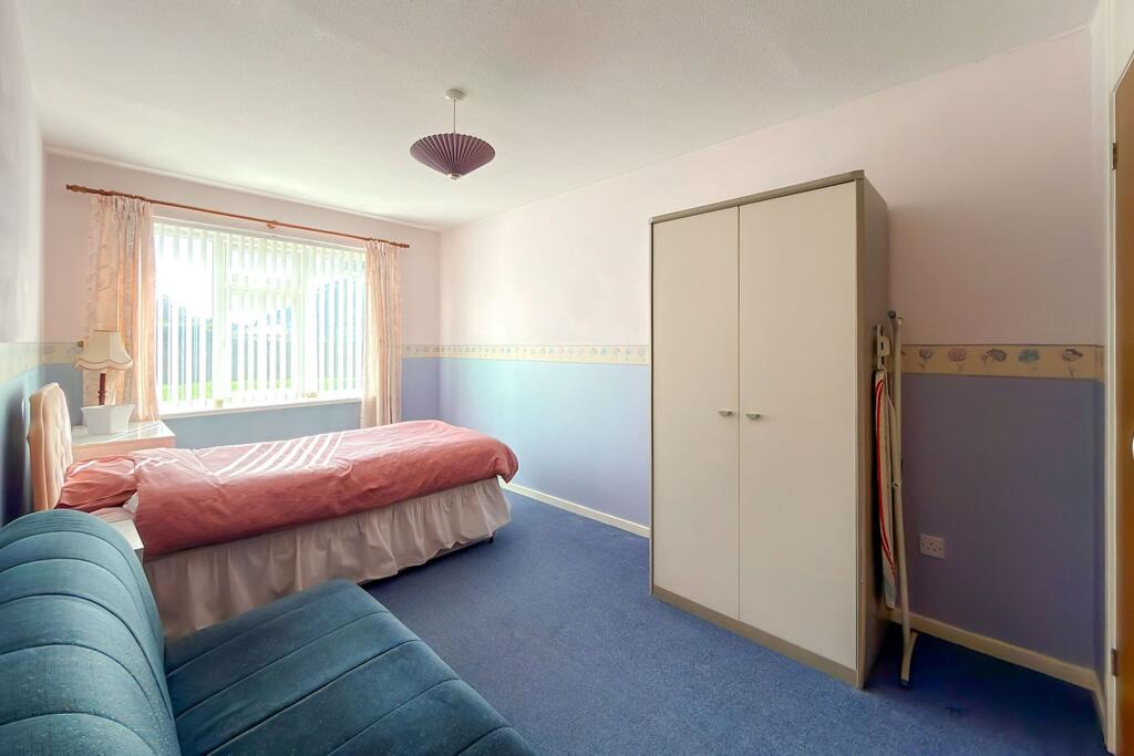 Middle Mead, Littlehampton, BN17 photo 5