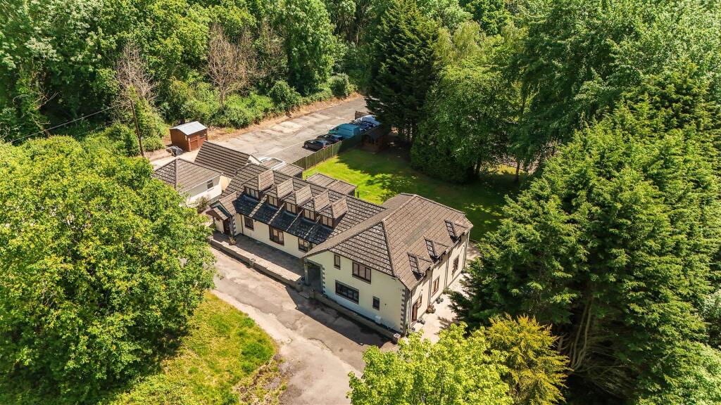 Main image of property: Swanwick Lane, Swanwick, Southampton
