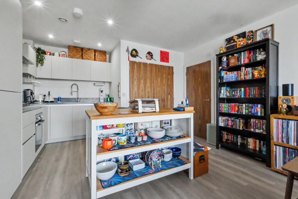 Apartment in Chelmsford - View 5