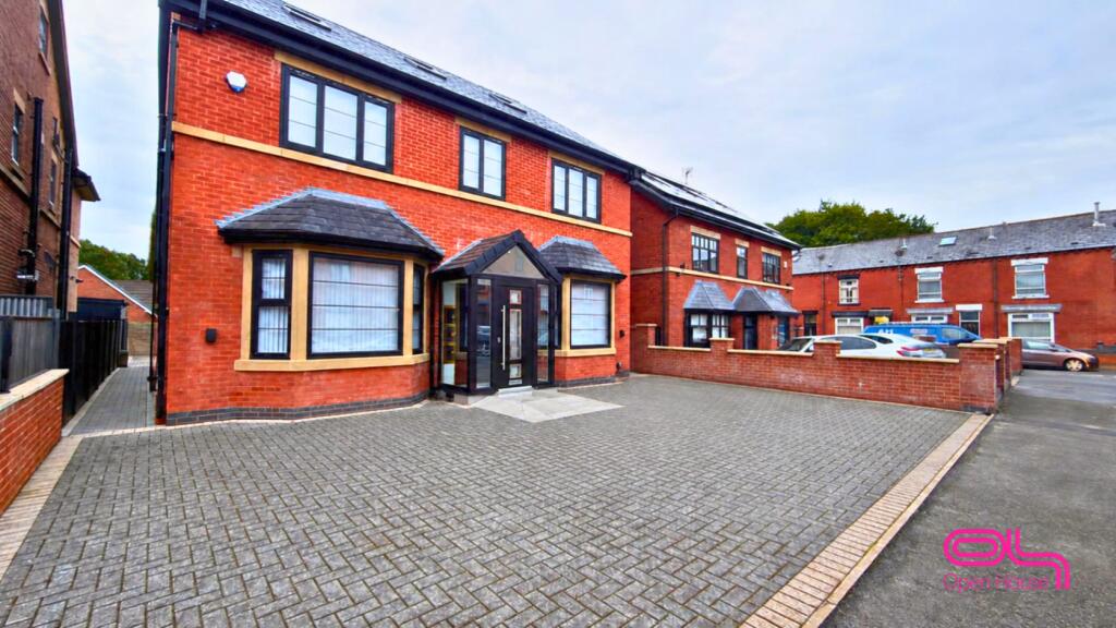 Pine Street, Bolton photo 2