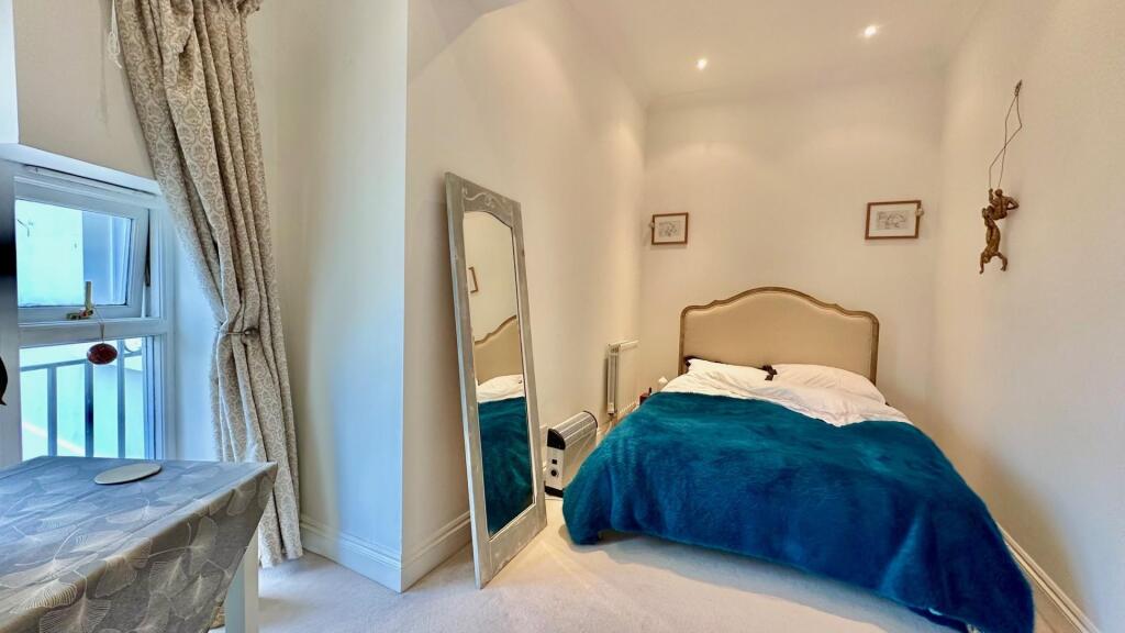 House in Hastings, High Wickham - More
