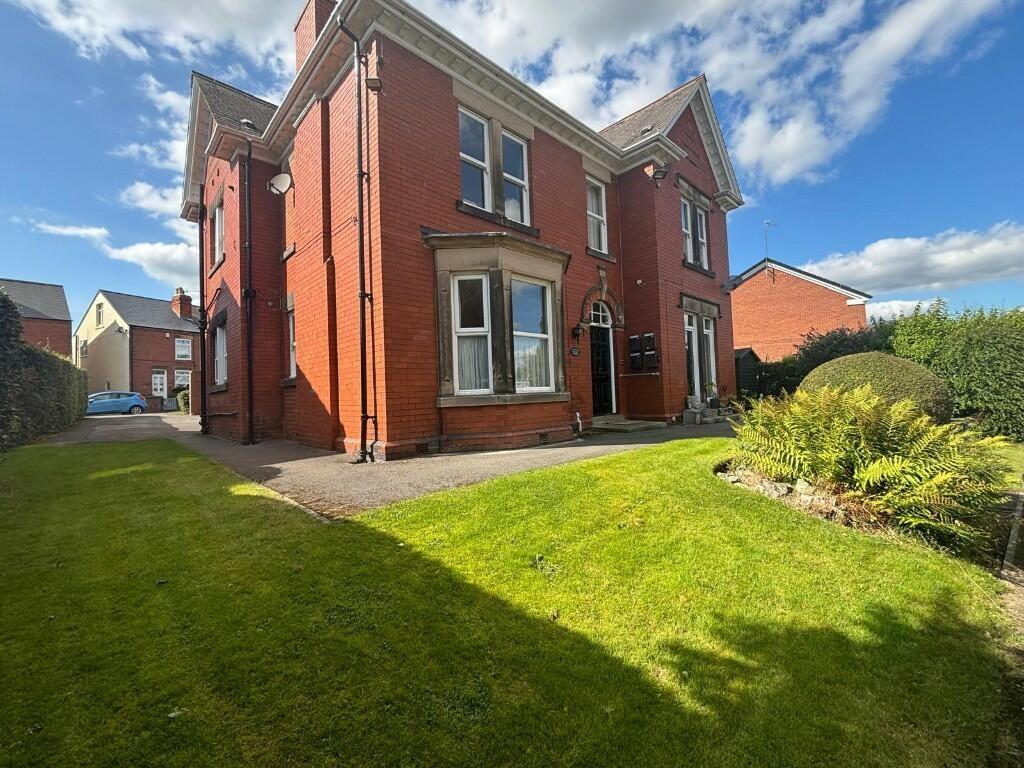 Main image of property: Vincent Crescent, Chesterfield, Derbyshire, S40