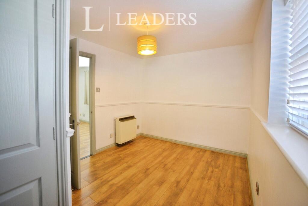 Apartment in Chelmsford - View 5