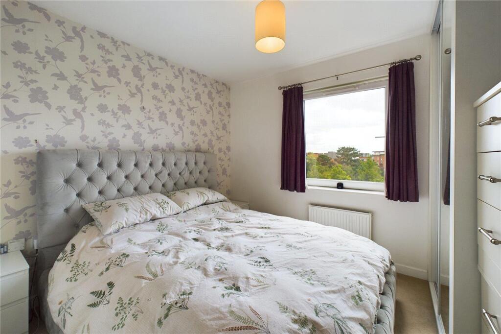 Apartment in Redhill - View 4