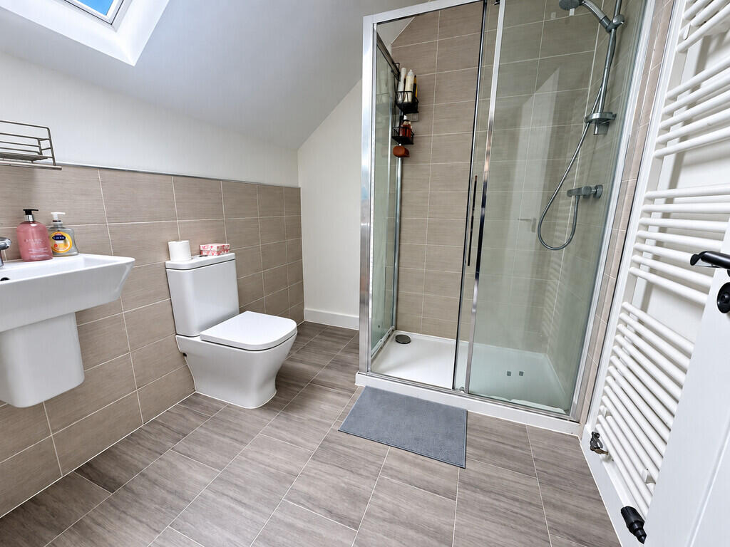 House in Biggleswade, Central Bedfordshire - More