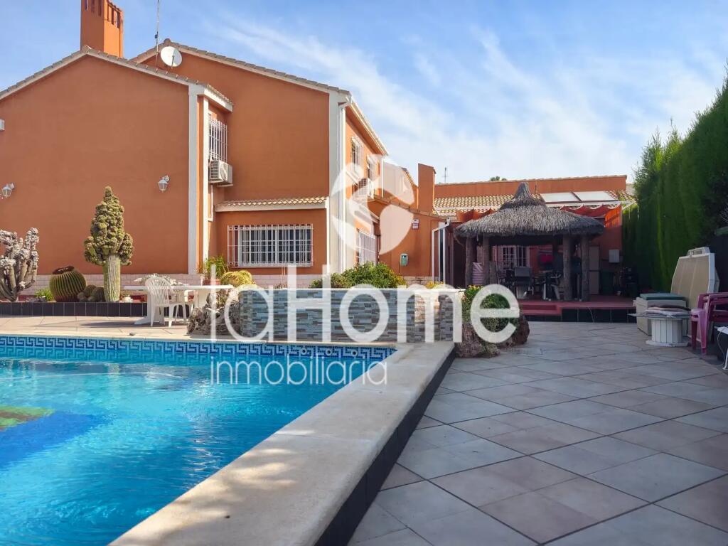 Main image of property: Valencia, Valencia, San Antonio