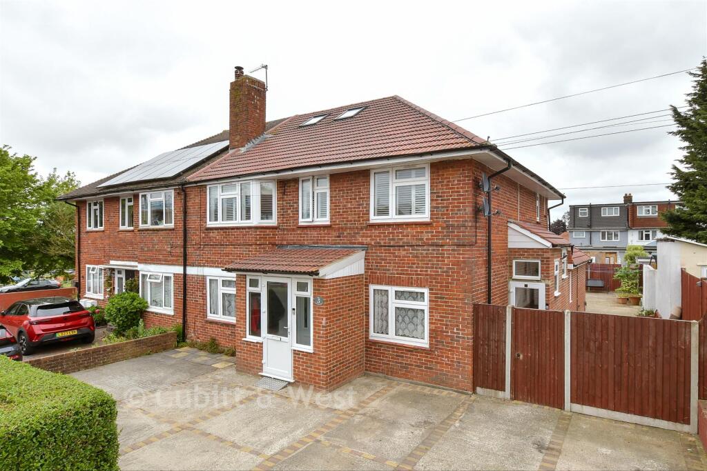 Main image of property: North Downs Road, New Addington, Surrey