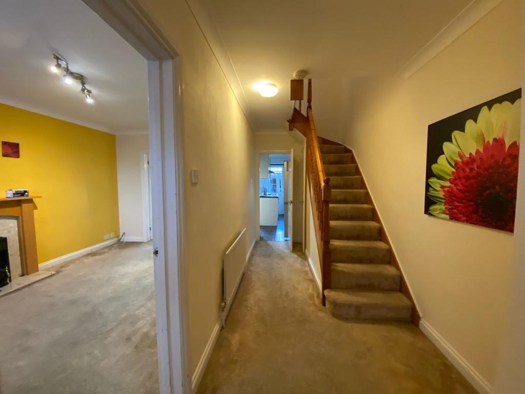 Hetherington Close, Slough, Berkshire, SL2 photo 3