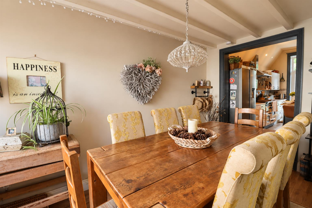 House in Hull - View 5