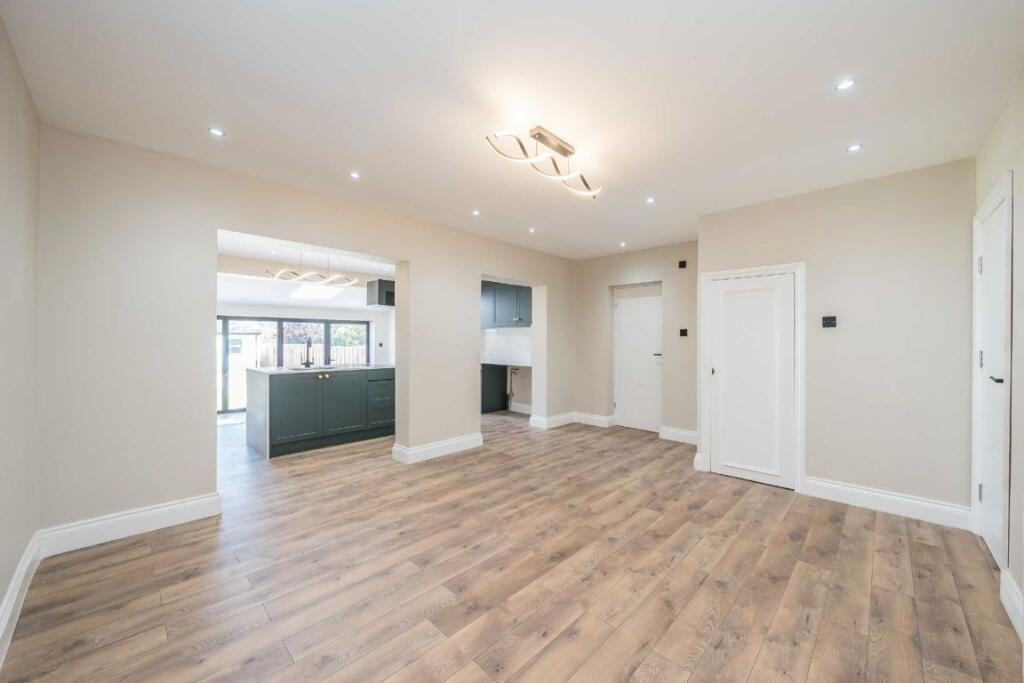 Manor Lane, Sunbury-On-Thames – pohled 5